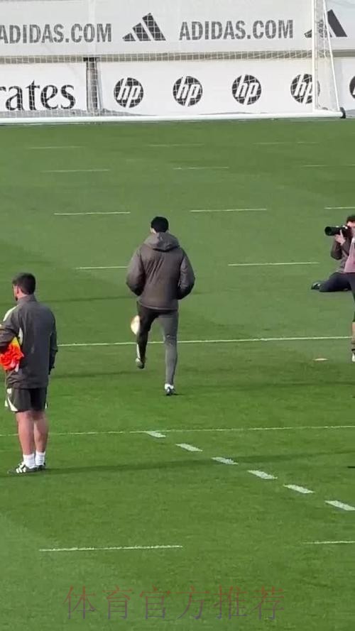 塞巴略斯遭阿韦洛亚弃用 首堂训练课就被怒斥